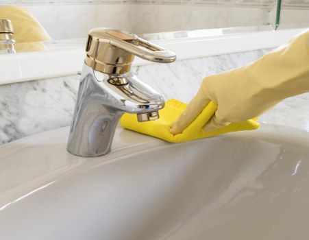 Specialist cleaning of stone and tile floors in a Battersea property